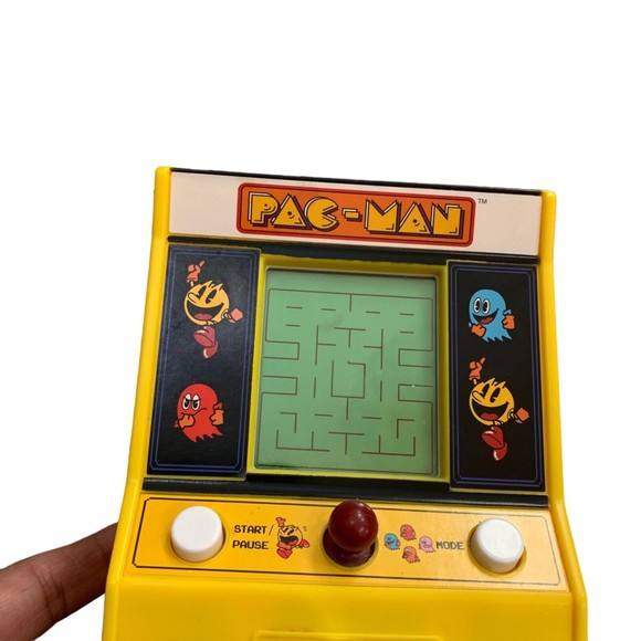 Arcade Classics Pac-Man Retro Mini Arcade Game - Picture 3 of 7